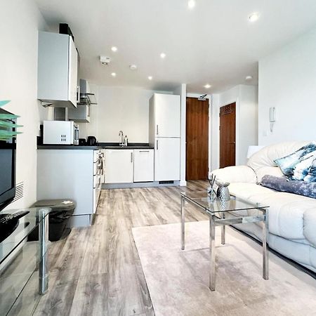 Seaview Boutique One-Bedroom Apt สวอนซี ภายนอก รูปภาพ