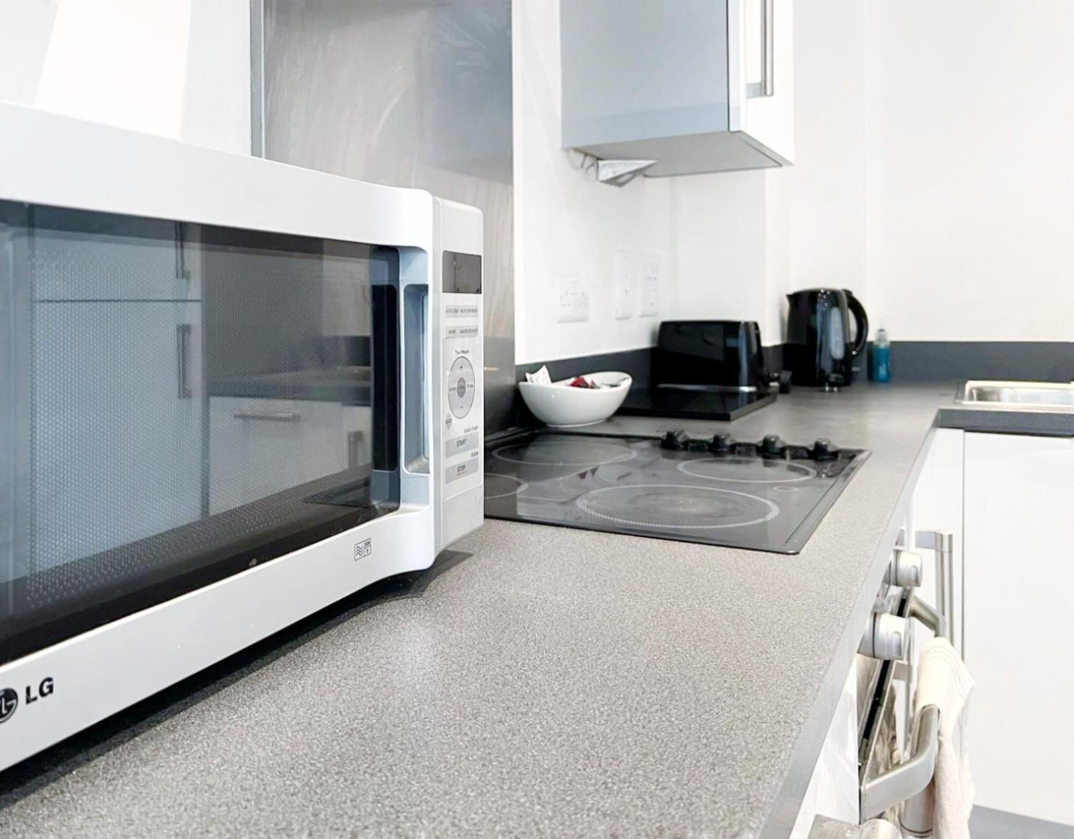 Seaview Boutique One-Bedroom Apt สวอนซี ภายนอก รูปภาพ