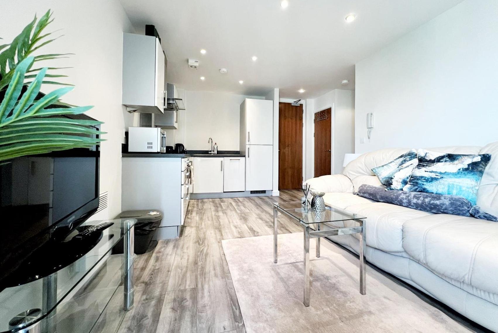 Seaview Boutique One-Bedroom Apt สวอนซี ภายนอก รูปภาพ